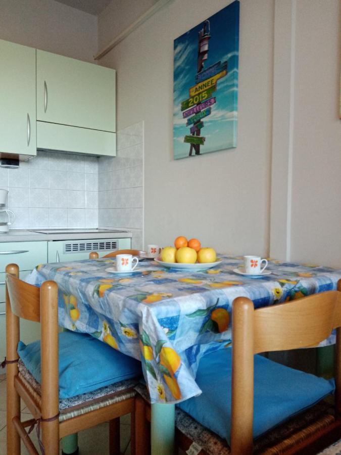 La Magia Del Mare Apartment Линяно Сабиадоро Екстериор снимка