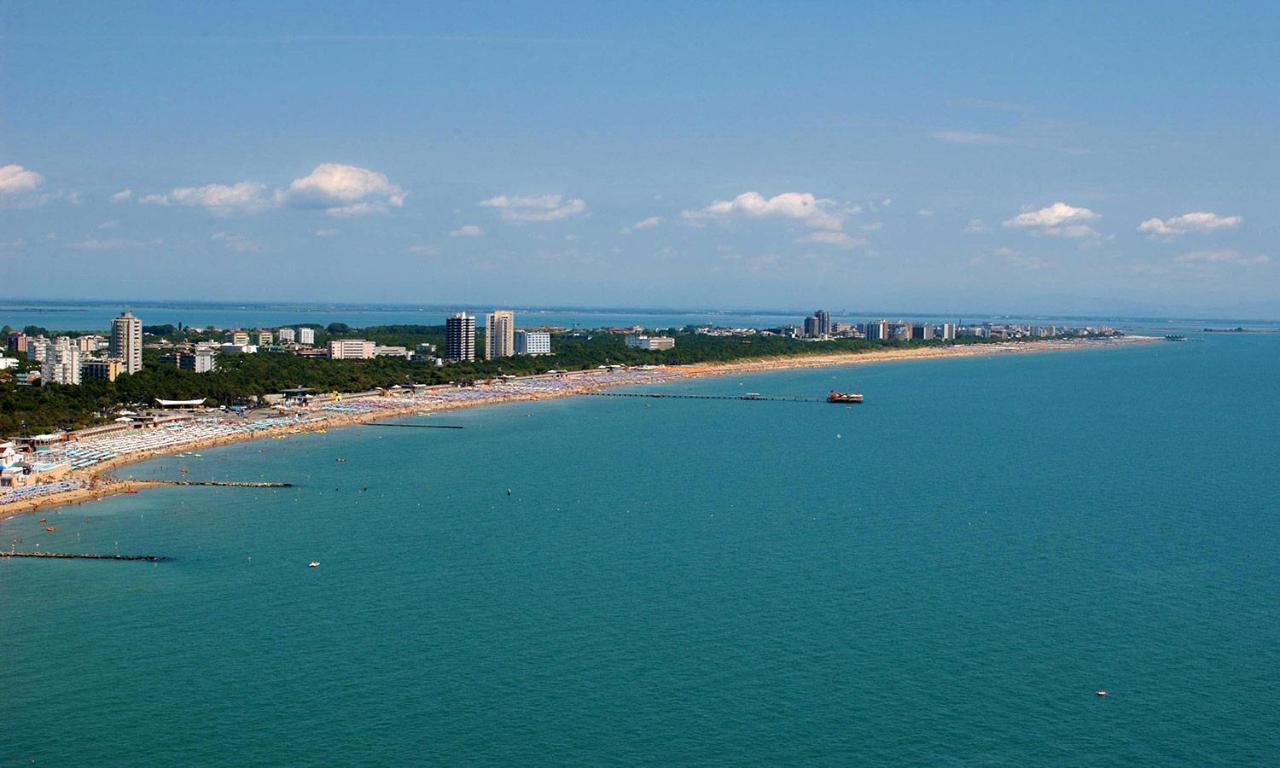 La Magia Del Mare Apartment Линяно Сабиадоро Екстериор снимка